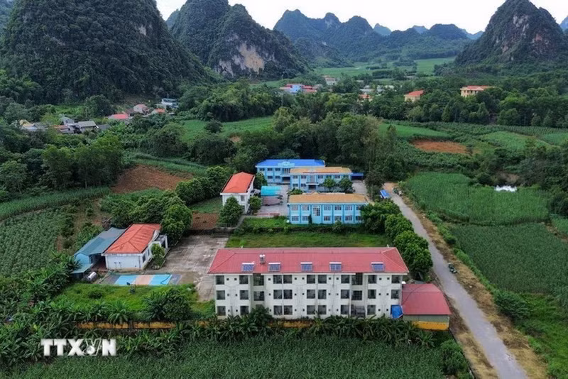Inauguran ocho obras de educación y formación en conmemoración al 80.º aniversario de la Revolución de Agosto y del Día Nacional de Vietnam. (Foto: VNA)