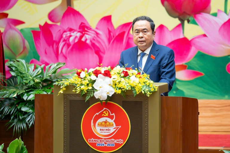El secretario del Comité partidista y presidente de la Asamblea Nacional de Vietnam, Tran Thanh Man, habla en el evento (Foto: Nhan Dan)