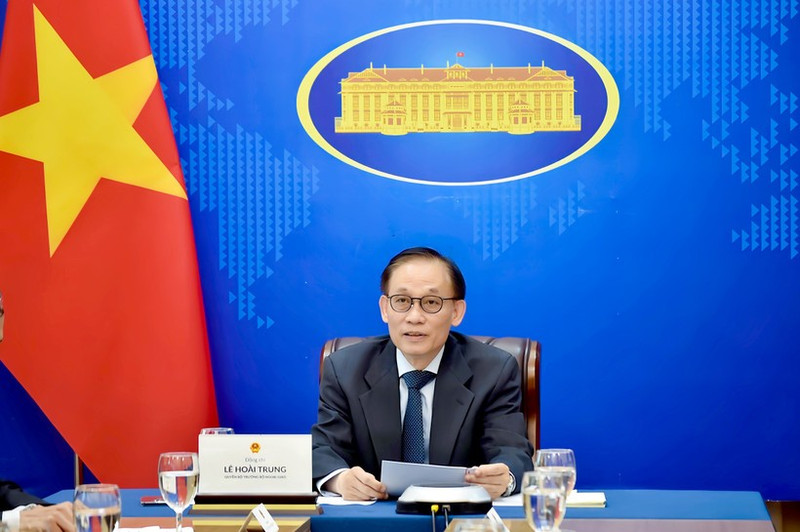 El secretario del Comité Central del Partido Comunista de Vietnam y ministro interino de Relaciones Exteriores, Le Hoai Trung (Foto: VNA)