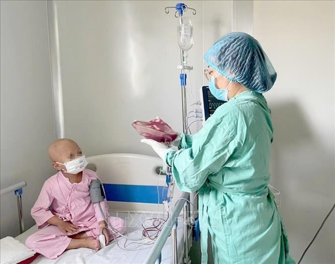 El Hospital Central de Hue anunció el 8 de septiembre que realizó de forma exitosa del primer trasplante alogénico de médula ósea (Foto: VNA)