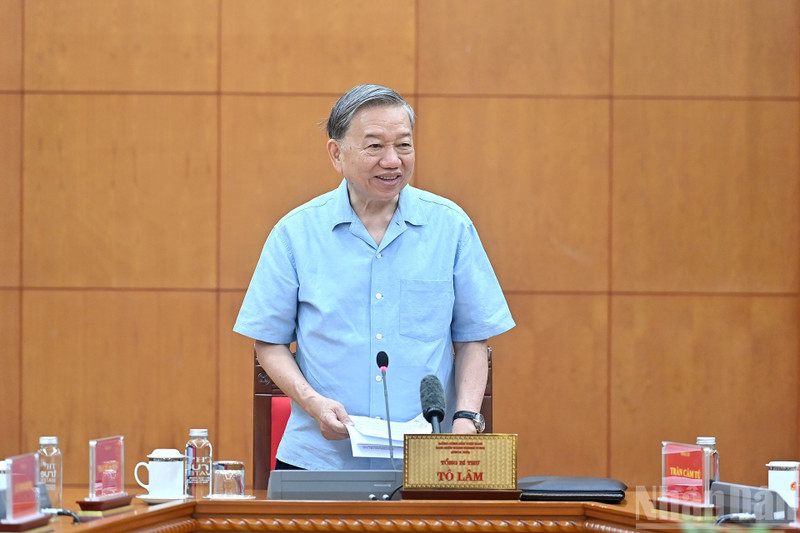 El secretario general del Partido Comunista de Vietnam, To Lam, interviene en la reunión. (Foto: Nhan Dan)