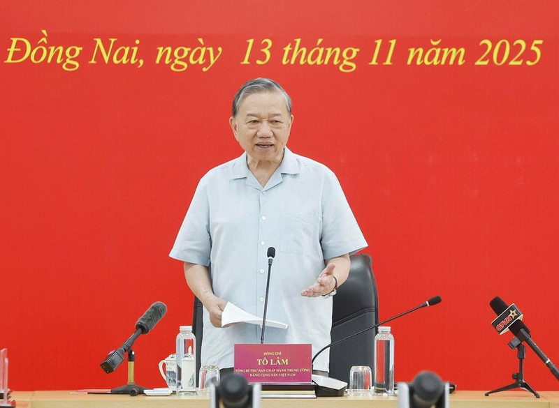 El secretario general del Partido Comunista de Vietnam, To Lam, interviene en la reunión de trabajo (Foto. VNA)