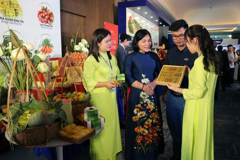 Los pabellones presentan el potencial económico y los productos típicos de Hai Phong. (Foto: VNA)