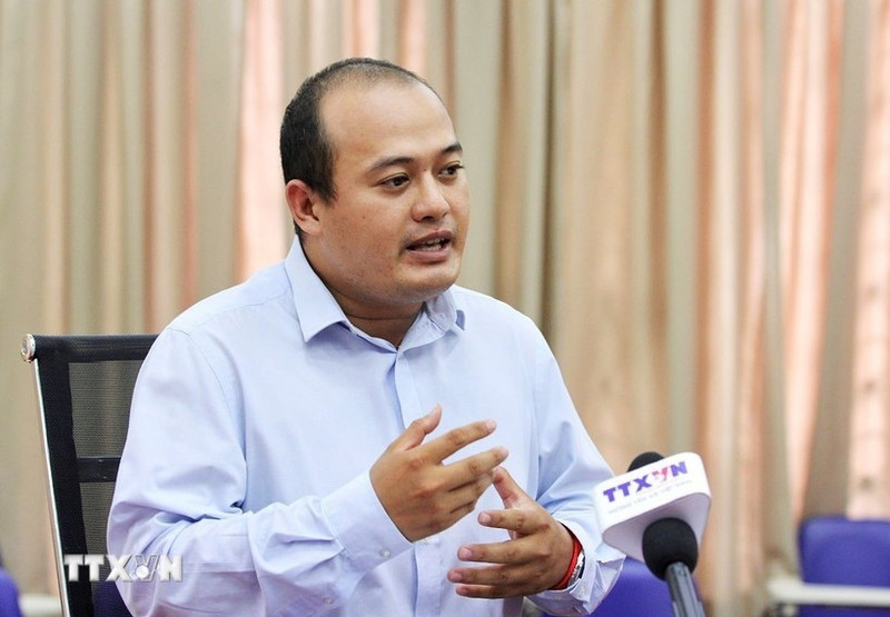 El experto en geopolítica y seguridad internacional Thong Mengdavid, del IISPP, responde a las preguntas de la Agencia Vietnamita de Noticias (Foto: VNA)