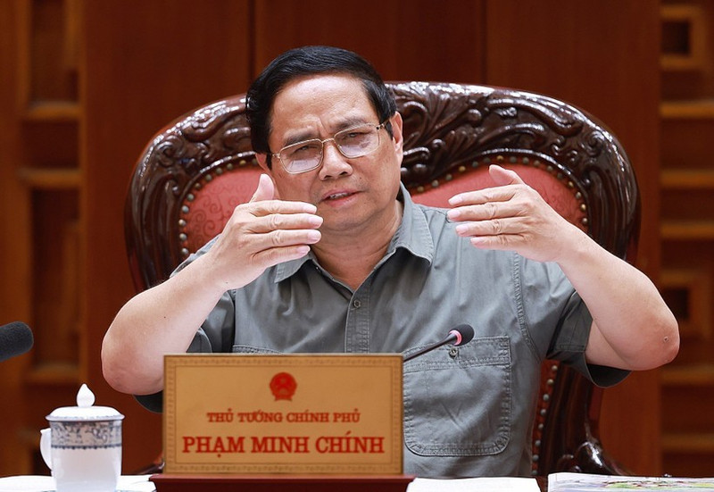 El primer ministro Pham Minh Chinh preside la reunión (Foto: VNA)