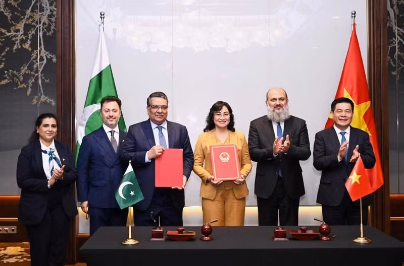 El encuentro fue copresidido por la viceministra vietnamita de Industria y Comercio, Phan Thi Thang, y el secretario adjunto del Ministerio de Comercio de Pakistán, Nasir Hamid. (Foto: VNA)