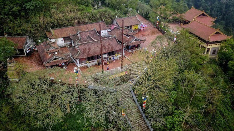 La pagoda Hoa Yen, parte del complejo de monumentos y paisajes Yen Tu en Quang Ninh, fue construida originalmente durante la dinastía Ly (1009-1225) y ha sido restaurada en numerosas ocasiones a lo largo de la historia. (Foto: VNA)