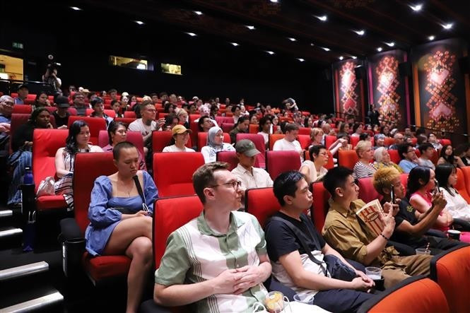 El festival atrae a un público amplio de todas las edades (Foto: VNA)