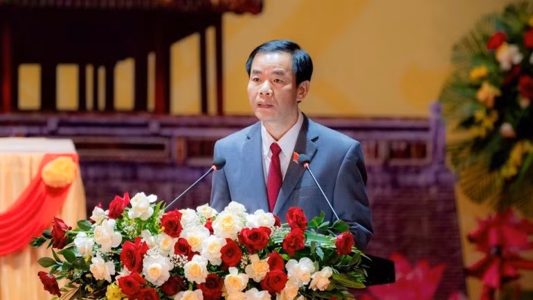 Nguyen Van Phuong, subsecretario del Comité partidista de la ciudad de Hue en el mandato anterior y presidente del Comité Popular municipal, fue reelegido como nuevo secretario. (Foto: Nhan Dan)