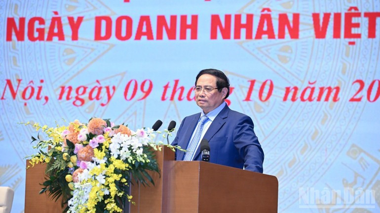 El primer ministro Pham Minh Chinh habla en el evento. (Foto: Nhan Dan)