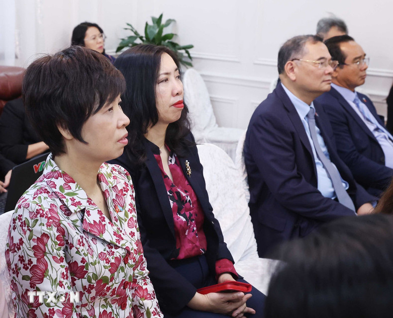 Delegados vietnamitas en el encuentro. (Foto: Thong Nhat/VNA) Delegados vietnamitas en el encuentro. (Foto: Thong Nhat/VNA)