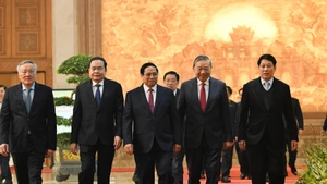 [Foto] Conferencia de balance del trabajo del Gobierno de Vietnam y administraciones locales 