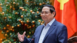 El primer ministro de Vietnam, Pham Minh Chinh, habla en la cita. (Foto: VGP)