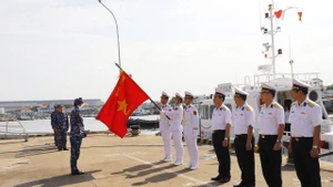 En la ceremonia de recepción para la delegación del buque 17 de la Brigada 171, perteneciente a la Región Naval 2 de la Armada Popular de Vietnam. (Foto: baohaiquanvietnam.vn)