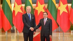 [Foto] Líder parlamentario de Vietnam se entrevista con presidente de Lituania