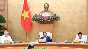 [Foto] Premier vietnamita preside conferencia virtual entre el Gobierno y las autoridades locales