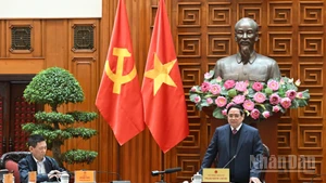 [Foto] Premier vietnamita preside reunión del Comité Directivo Gubernamental para la Gestión Macroeconómica