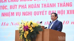 El primer ministro de Vietnam, Pham Minh Chinh, habla en la cita. (Foto: Nhan Dan)