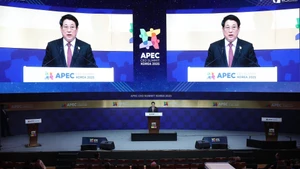 El presidente de Vietnam, Luong Cuong, interviene en la Cumbre Empresarial de APEC 2025. 