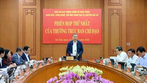 [Foto] Líder partidista preside reunión del Comité Directivo Central para el desarrollo de ciencia, tecnología, innovación y transformación digital