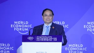 El primer ministro Pham Minh Chinh interviene en la cita. (Foto: VGP)