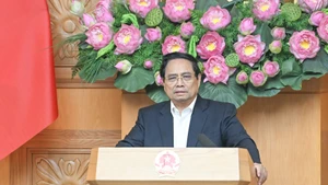 El primer ministro de Vietnam, Pham Minh Chinh, habla en la reunión. (Foto: Nhan Dan)