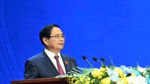 El primer ministro de Vietnam, Pham Minh Chinh habla en la cita. (Foto: Nhan Dan)