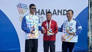 En la prueba masculina de 50 metros braza SB11, Nguyen Van Hanh se alza con la medalla de oro tras registrar un tiempo de 36,37 segundos. (Foto: VNA)