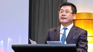 El ministro vietnamita de Industria y Comercio, Nguyen Hong Dien, habla en el evento. (Foto: moit.gov.vn)