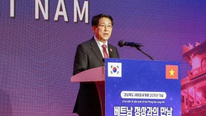 El presidente de Vietnam, Luong Cuong, habla en el evento.