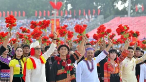 [Foto] Imágenes hermosas de bloques cívicos en el desfile por el 80º aniversario del Día Nacional de Vietnam