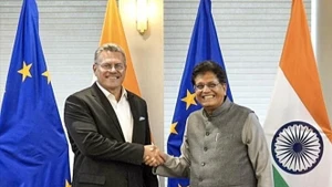 El ministro de Comercio de la India, Piyush Goyal, se reúne con el comisario europeo de Comercio y Seguridad Económica, Maros Sefcovic, en Nueva Delhi. (Foto: VNA)