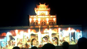 Ciudadela Imperial de Thang Long luce resplandeciente en un ecosistema digital.