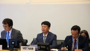 El viceministro vietnamita de Justicia Nguyen Thanh Tinh interviene en la sesión del Comité de Derechos Humanos de las Naciones Unidas en Suiza .(Foto: VNA)