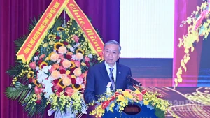 El secretario general del Partido Comunista de Vietnam, To Lam, habla en la cita. (Foto: Nhan Dan)