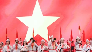 [Foto] Resuena el tambor de apertura en un curso escolar nuevo y especial en Vietnam