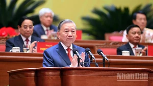 El secretario general del PCV, To Lam, pronuncia el discurso de clausura en el XIV Congreso Nacional del Partido. (Foto: Nhan Dan)