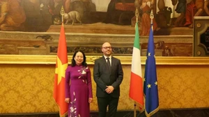 La vicepresidenta Vo Thi Anh Xuan y el presidente de la Cámara de Diputados de Italia, Lorenzo Fontana. (Foto: VNA)