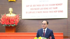 El viceministro vietnamita del Interior Vu Chien Thang habla en la cita. (Foto: thanhtra.com.vn)