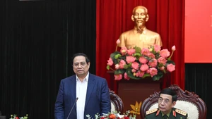 El primer ministro de Vietnam, Pham Minh Chinh, habla en la cita. (Foto: Nhan Dan)