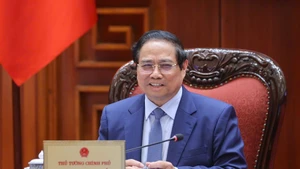 El primer ministro de Vietnam, Pham Minh Chinh, interviene en la reunión. (Foto: Nhan Dan)