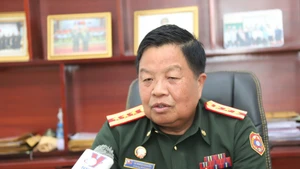 El coronel, doctor Saveng Dennamonh, comisario de la Escuela de Cultura Étnica Interna del Ejército Popular de Laos. (Foto: VNA)