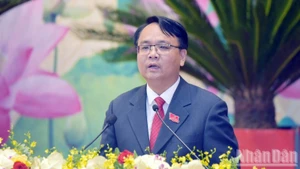 Dang Hong Sy, nuevo vicesecretario permanente del Comité del Partido Comunista de Vietnam en la provincia de Lam Dong para el mandato 2025-2030 (Foto: Nhan Dan)