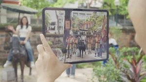 “Vietnam Dieu Su”, el producto hecho en Vietnam aplica la realidad aumentada combinada con inteligencia artificial para recrear escenas históricas dentro del espacio real del sitio patrimonial. (Foto: VNA)