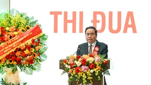 El presidente de la Asamblea Nacional de Vietnam, Tran Thanh Man, habla en la cita. (Foto: Nhan Dan)