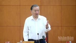 El secretario general del Partido Comunista de Vietnam (PCV), To Lam, habla en la reunión. (Foto: Nhan Dan)