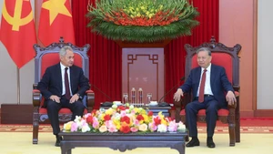 El secretario general del Partido Comunista de Vietnam, To Lam, y Sergey Shoigu, secretario del Consejo de Seguridad de Rusia. (Foto: Nhan Dan)