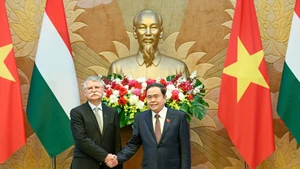 El presidente de la Asamblea Nacional de Vietnam, Tran Thanh Man, y su homólogo húngaro, Laszlo Kover. (Foto: Nhan Dan)