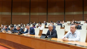Parlamento de Vietnam analiza normas judiciales relacionadas con la administración local de dos niveles