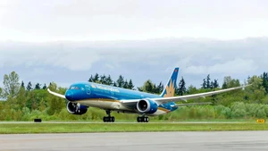 Avión de Vietnam Airlines regresa de emergencia para salvar a pasajera española. (Foto: VNA)